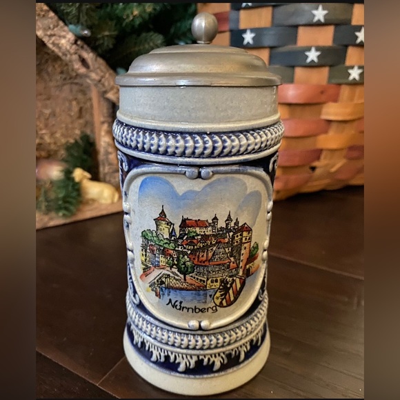 Vintage Ceramic Nurnberg Western Germany Beer/Stein Sei Guter Dinge 14 OZ W/Lid - Picture 1 of 12